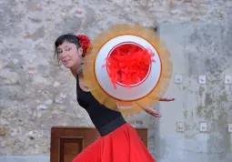 “iNperfetta” di e con Paola Berton